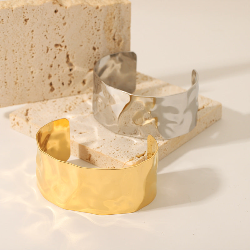 WAVE CUFF