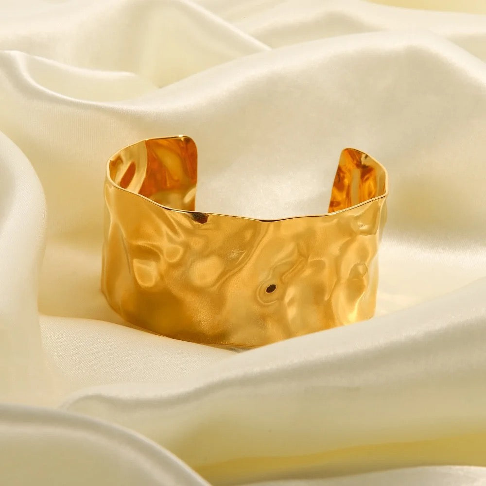 WAVE CUFF
