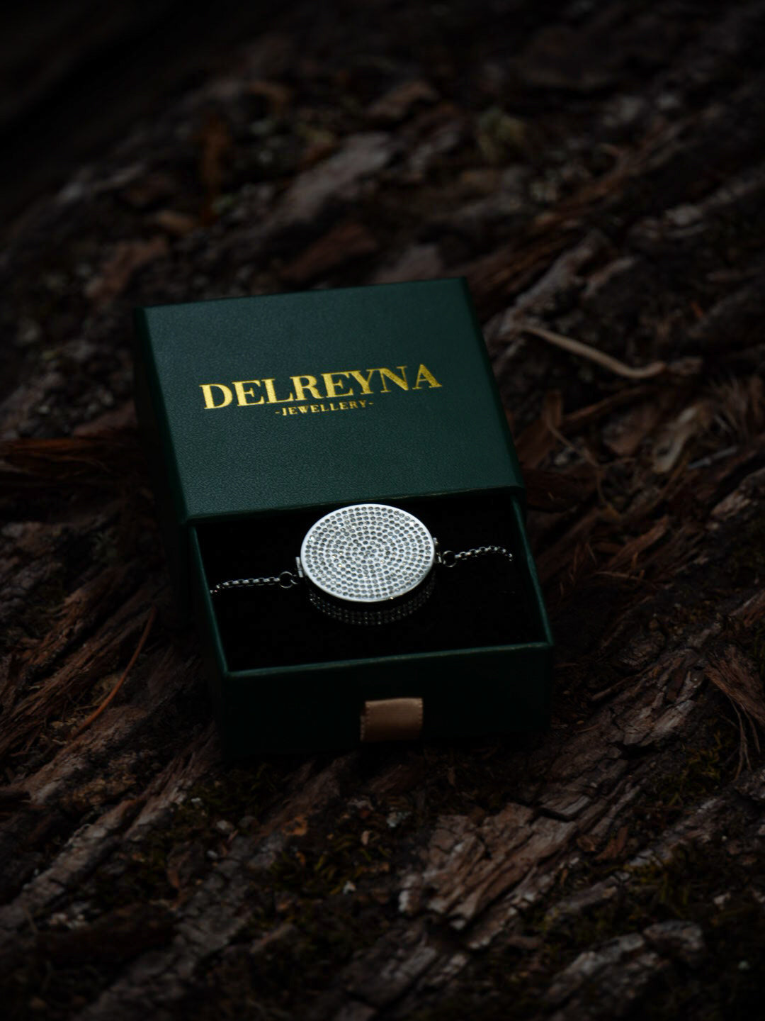 Brățară cu balsam de buze DELREYNA CRYSTAL SILVER
