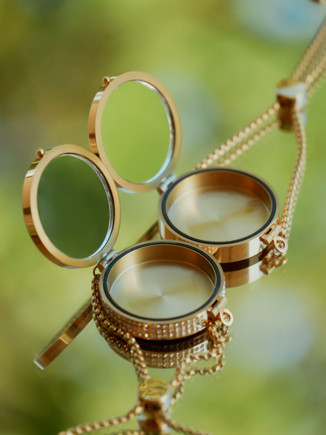 Brățară cu balsam de buze DELREYNA PEARL GOLD